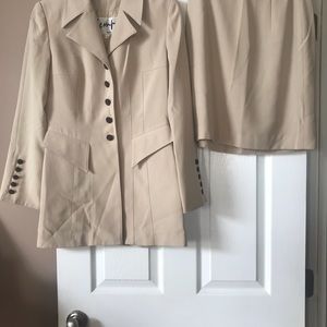 Skirt and jacket suit set